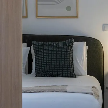 Bright 2br Flat Near Praca Da Galiza By Lovelystay Apartment