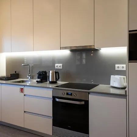 Apartman Bright 2br Flat Near Praca Da Galiza By Lovelystay Porto