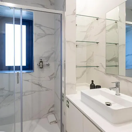 Bright 2br Flat Near Praca Da Galiza By Lovelystay Porto