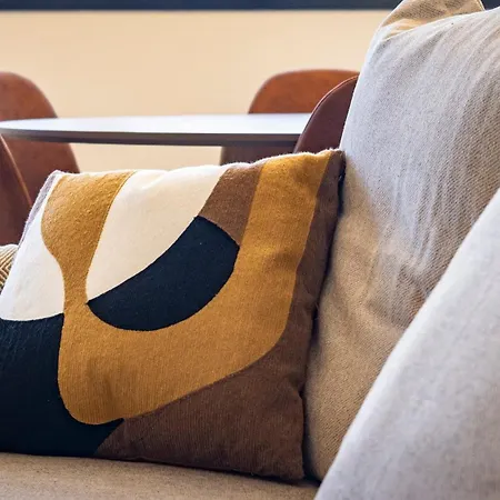 Bright 2br Flat Near Praca Da Galiza By Lovelystay