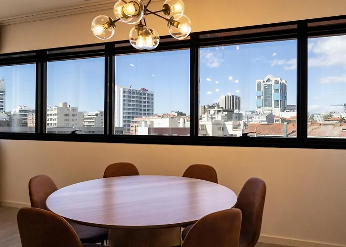 アパート Bright 2br Flat Near Praca Da Galiza By Lovelystay