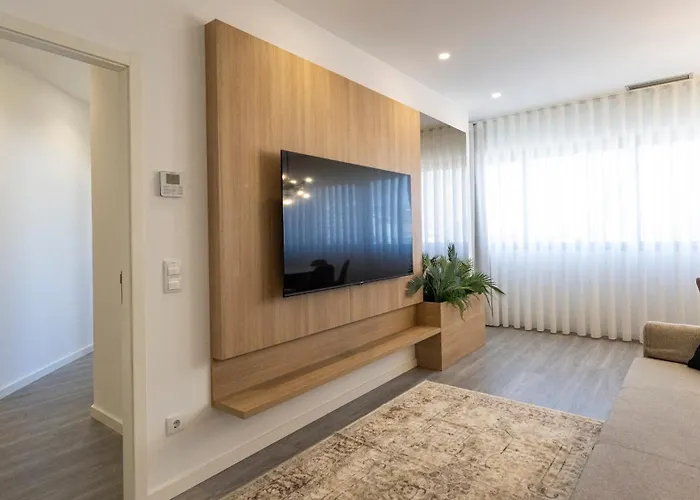 Bright 2br Flat Near Praca Da Galiza By Lovelystay *