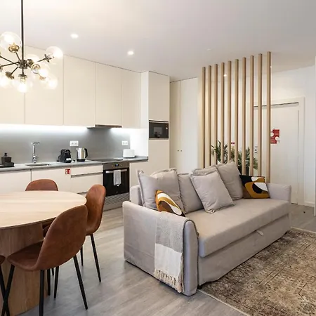 Bright 2br Flat Near Praca Da Galiza By Lovelystay *