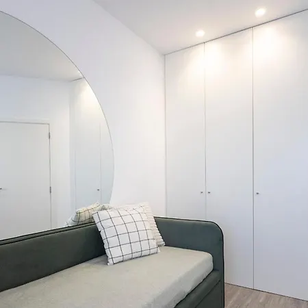 Lejlighed Bright 2br Flat Near Praca Da Galiza By Lovelystay *