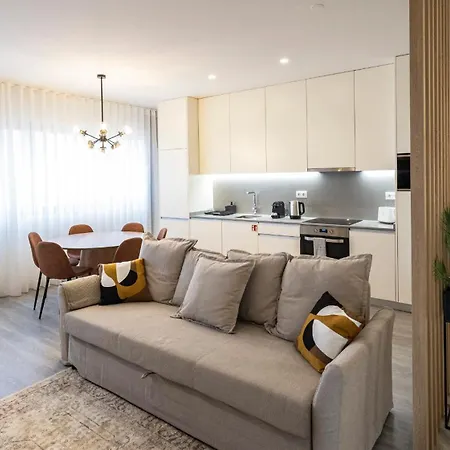 Lejlighed Bright 2br Flat Near Praca Da Galiza By Lovelystay