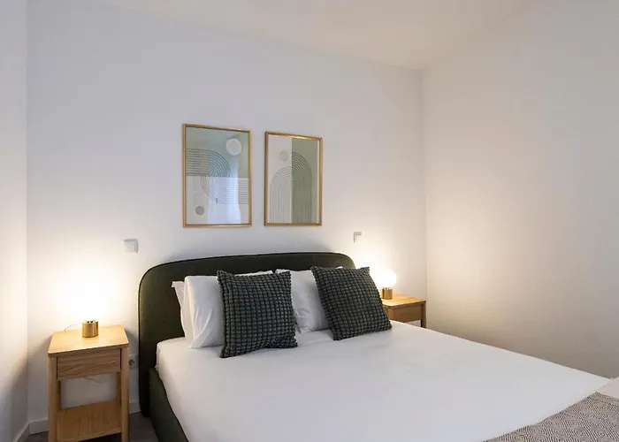 Bright 2br Flat Near Praca Da Galiza By Lovelystay * بورتو