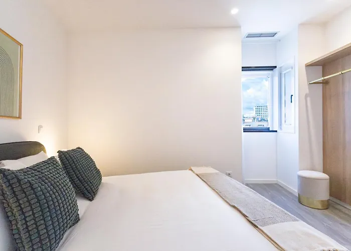 Bright 2br Flat Near Praca Da Galiza By Lovelystay Apartmán *